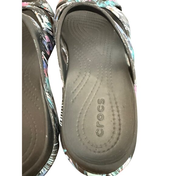 Crocs Womens Dark Floral Pattern Multicolor Slide Sandals Size 7 - Picture 5 of 9